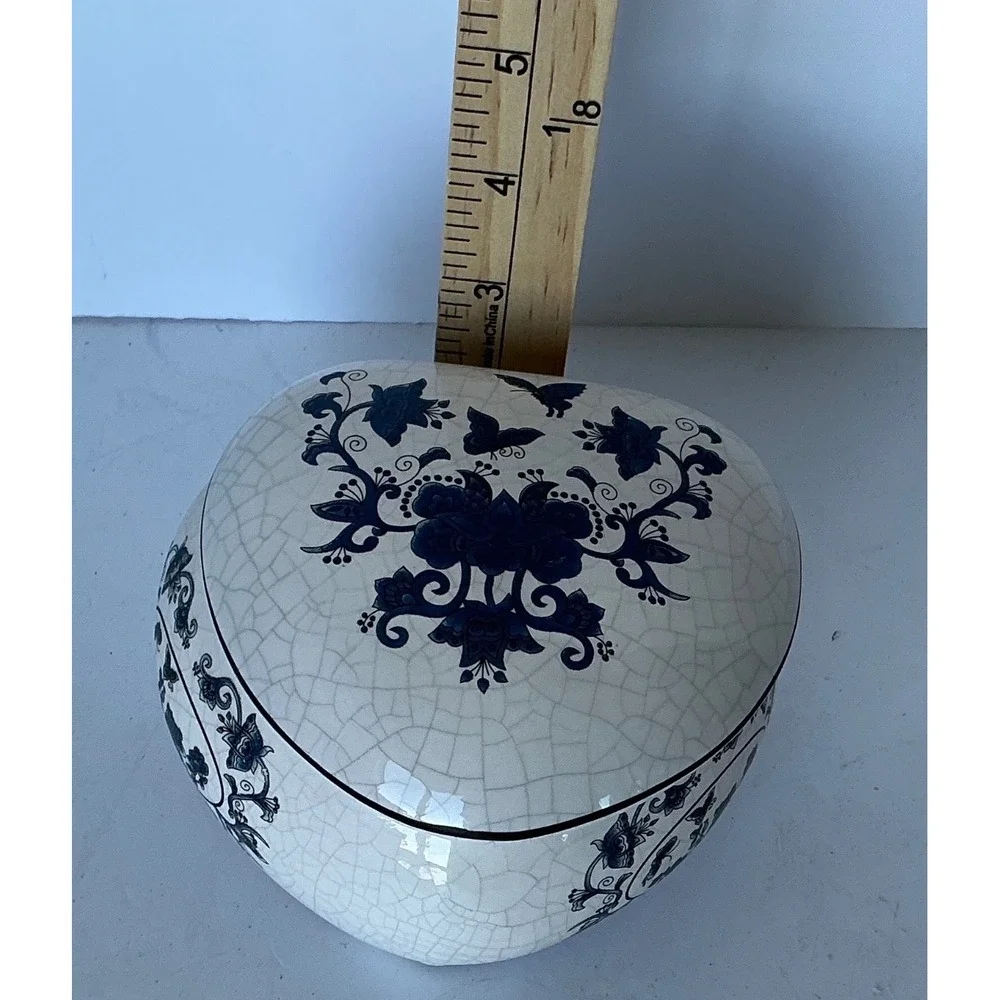 Unbranded‎ Vintage Heart Trinket Box Blue White Floral Butterfly Crackle Glaze